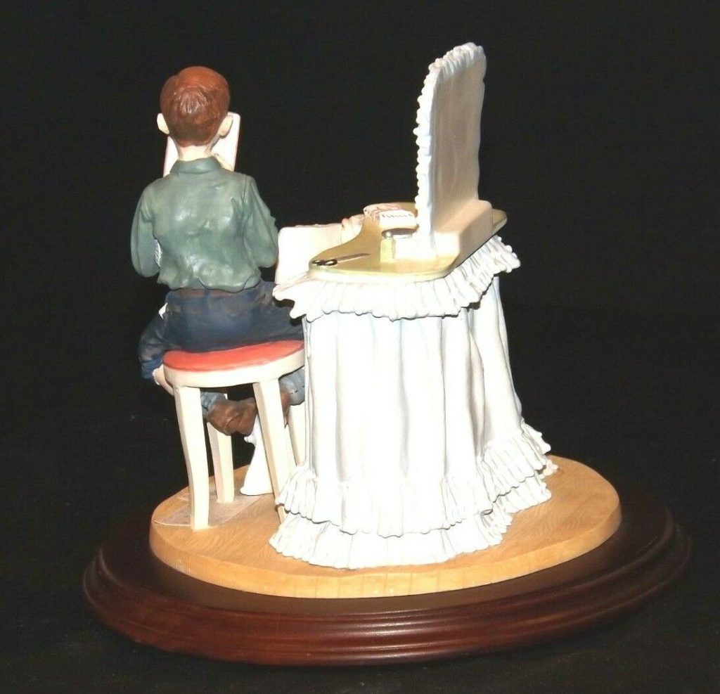 Days To Remember Norman Rockwell Figurine Secrets QHG9721 AA19 1647