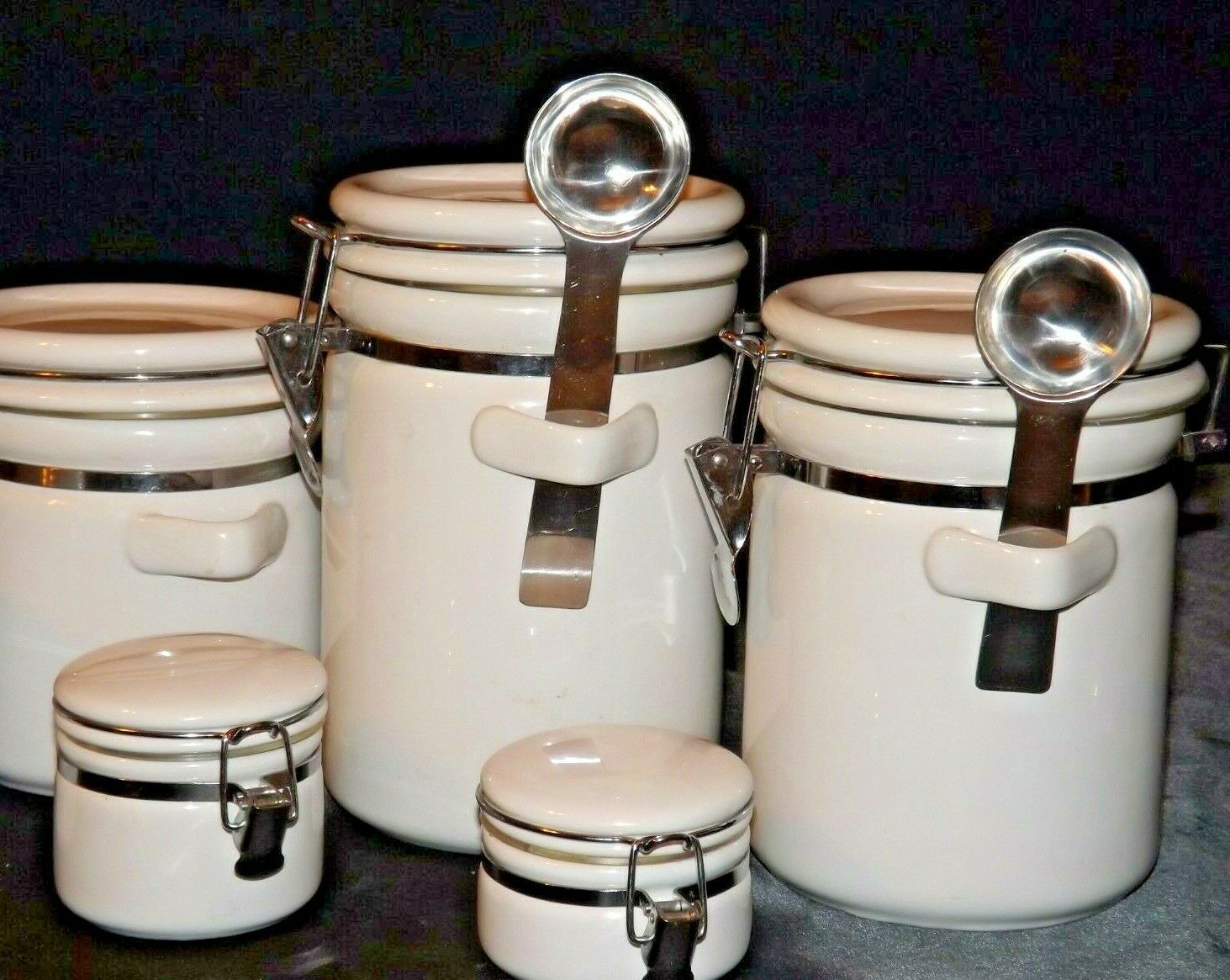 Oggi Acrylic Canister Set with Spoons (4 Pieces) 