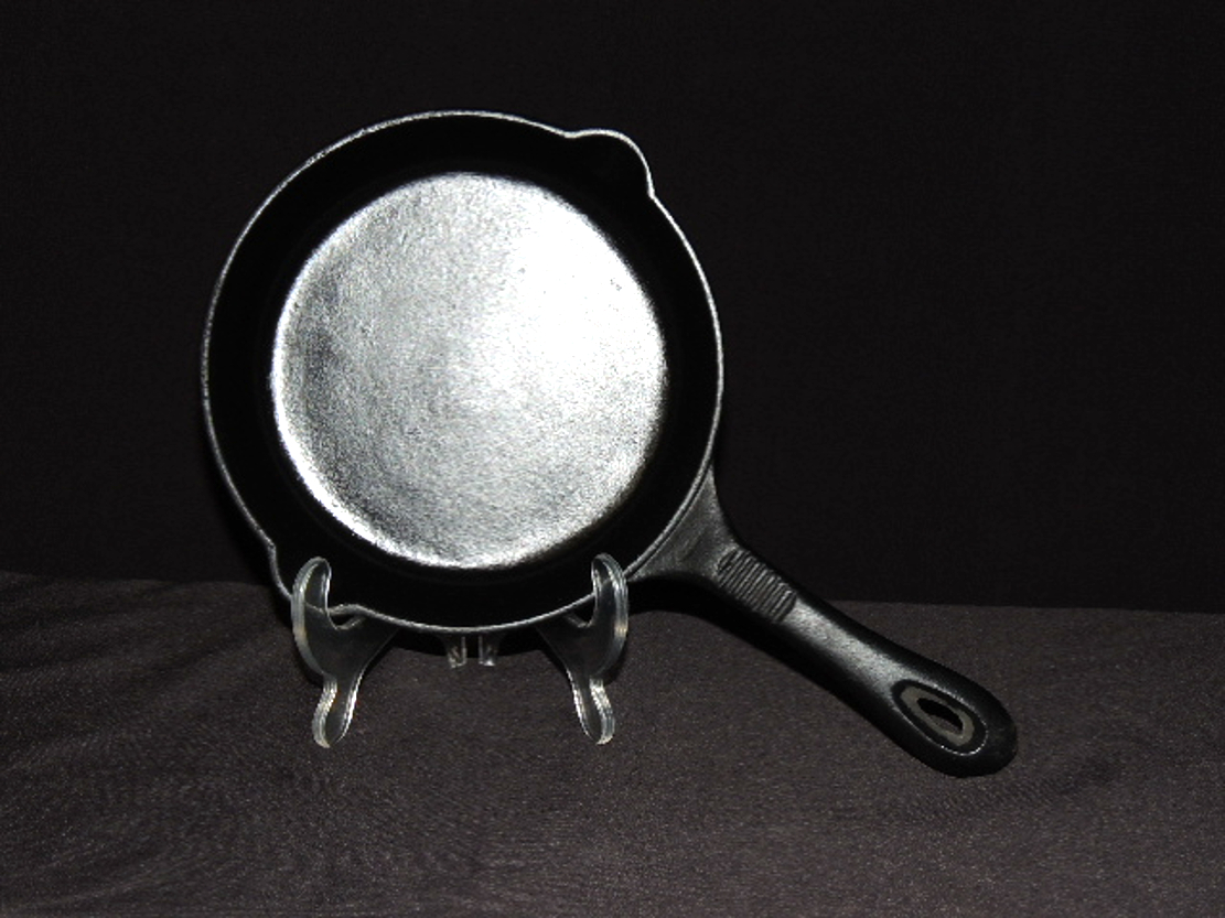 LODGE 2 cast iron 6 1/2 skillet